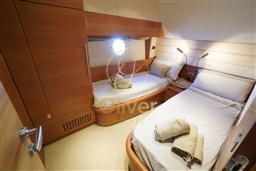 43 Twin Cabin