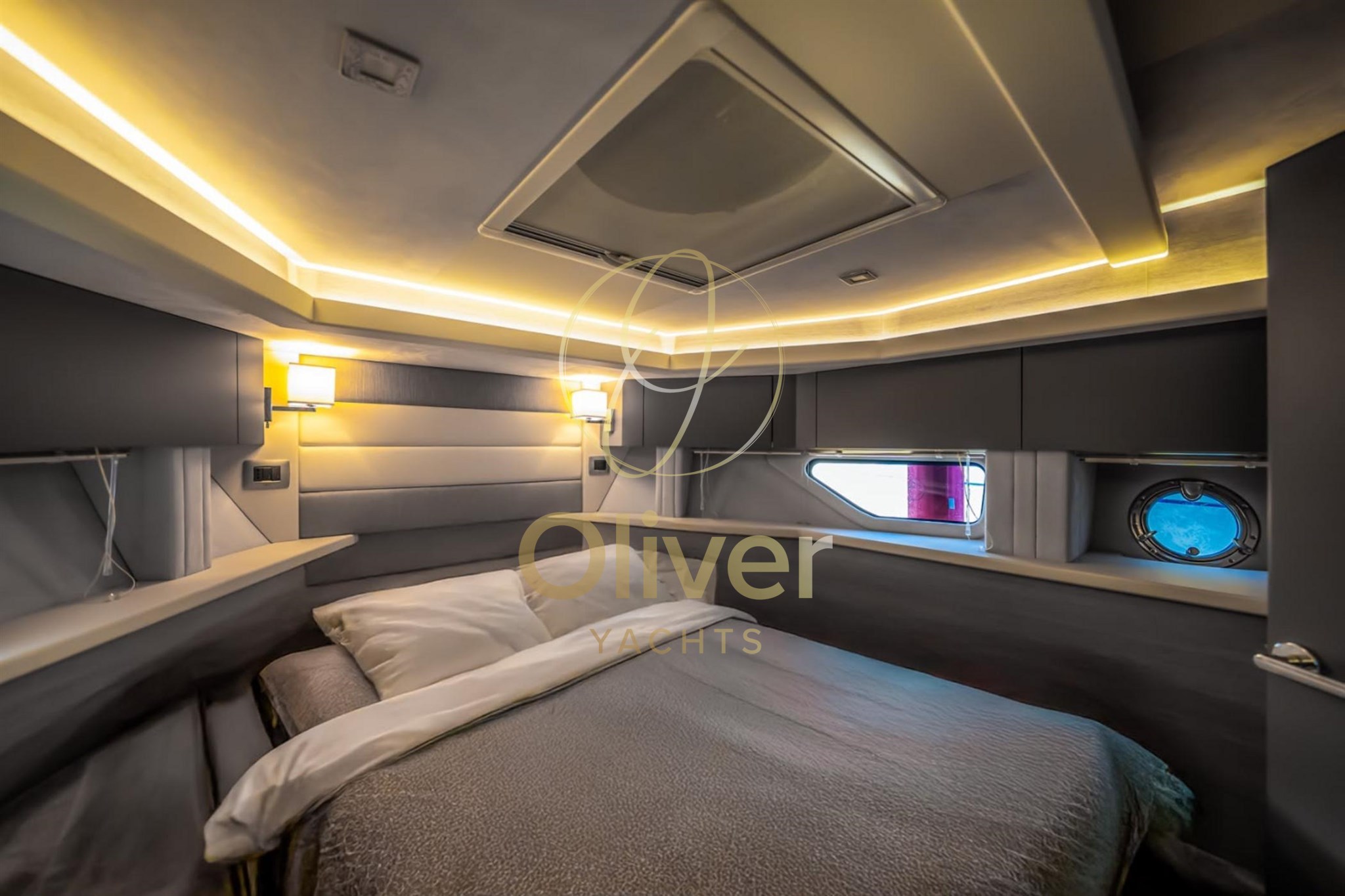 29 Master Cabin Overall View