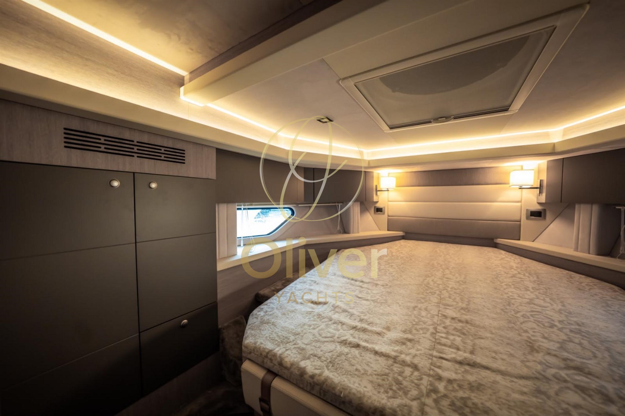 31 Master Cabin Storage and Lighting
