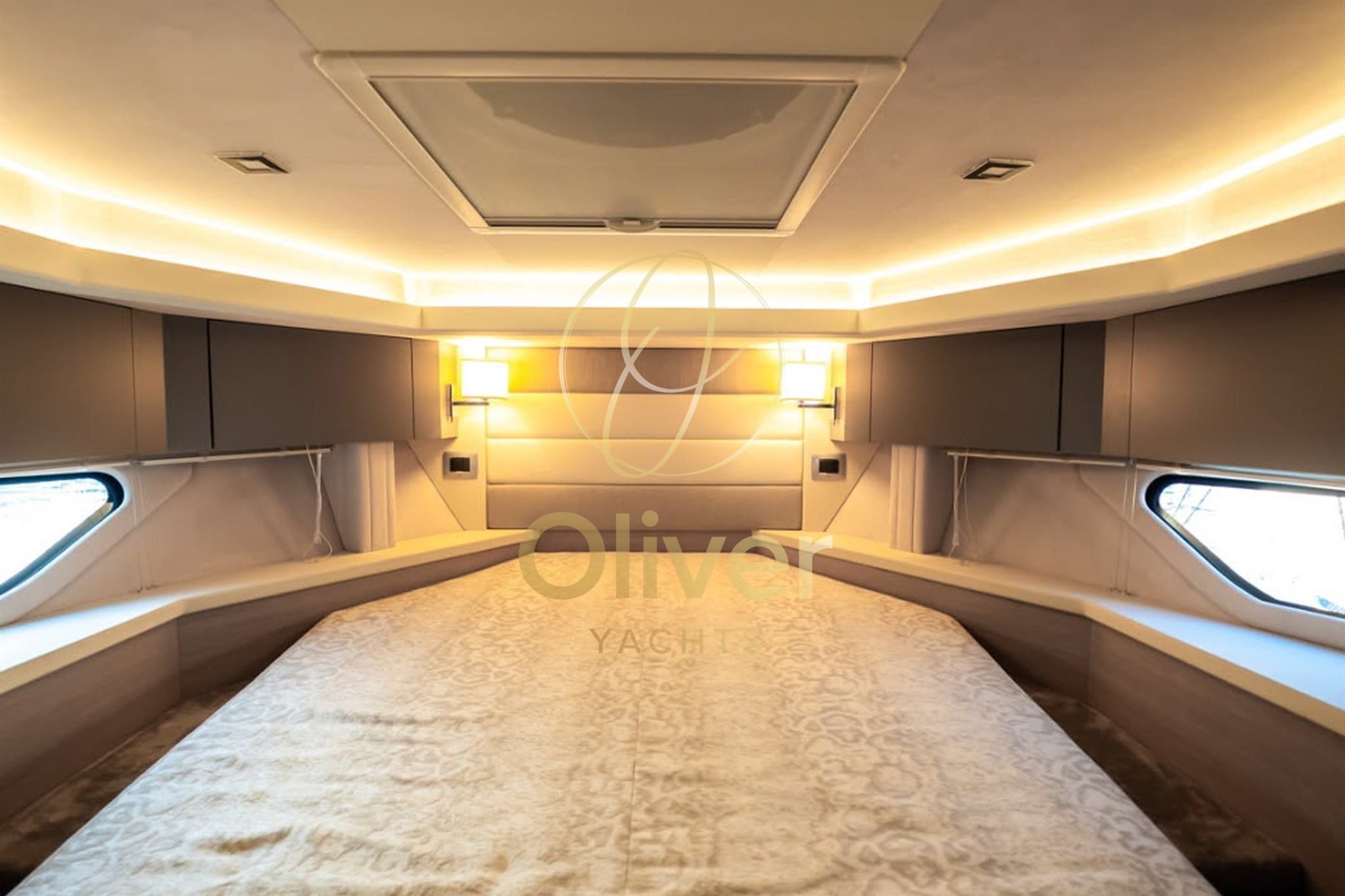 30 Master Cabin Double Bed