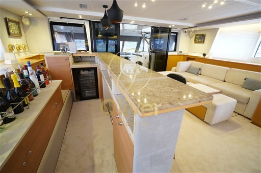 21 Salon