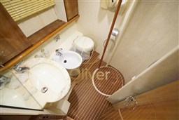 38 Master Cabin Toilette