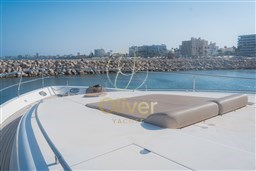 18  Bow Sunbathing Area