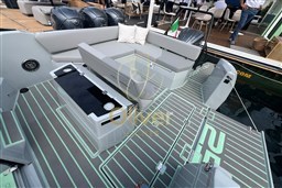 37 Cockpit