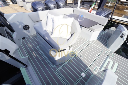31 Cockpit