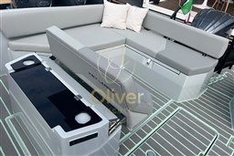 32 Cockpit