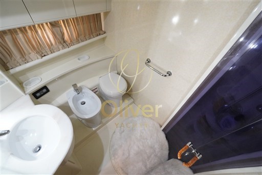 41 Master Cabin Toilette