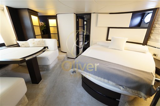 35 Master Cabin