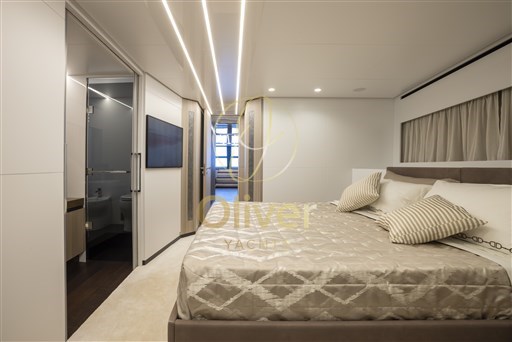 42 Master Cabin