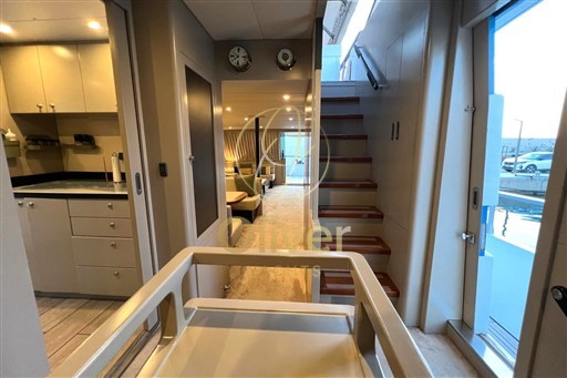 28 Interior