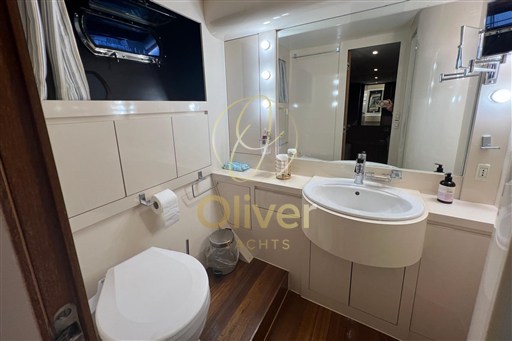39 Master Cabin