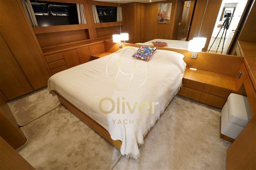 35 Master Cabin