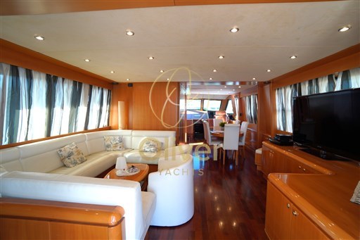 15 Saloon