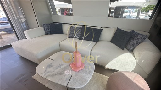18 Saloon