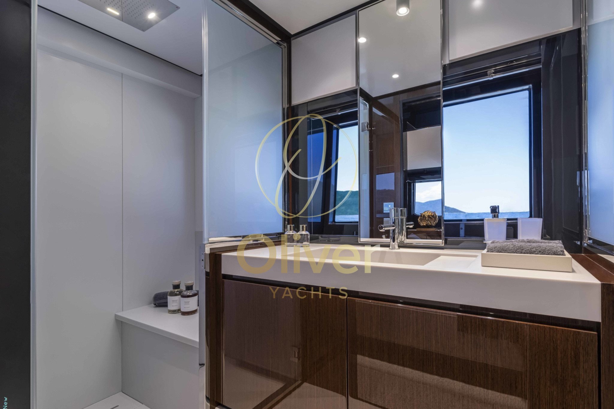 15 Master Cabin Toilette