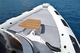 Cayman 28 Sport Touring Tavolo Prua