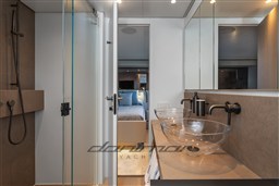 {I} Owner Bathroom