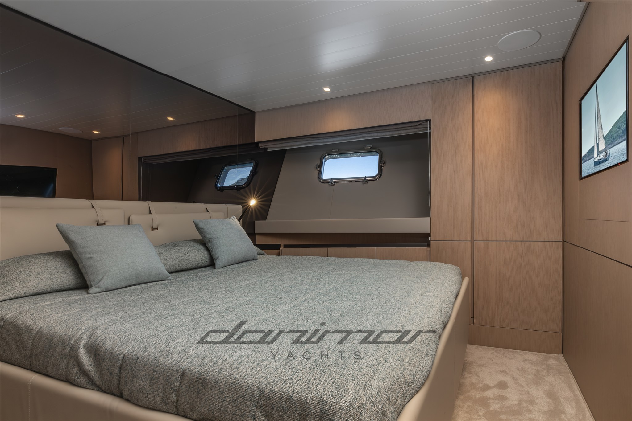 {I} VIP Cabin