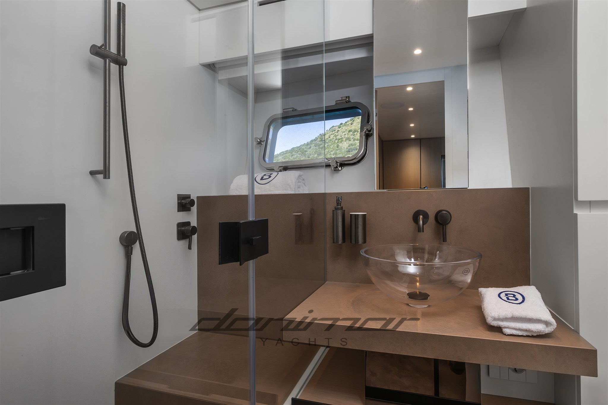 {I} VIP Bathroom