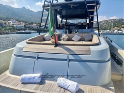 {E} Stern Sunbathing Area