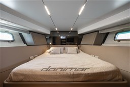 {I} VIP Cabin