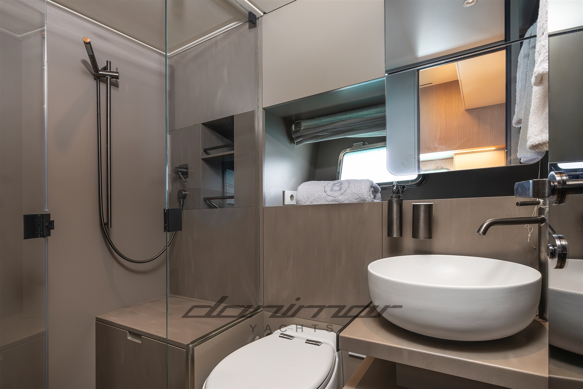 {I} VIP Bathroom