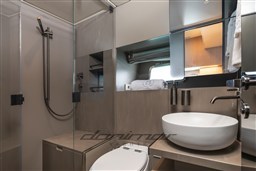 {I} VIP Bathroom