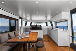 {I} Main deck