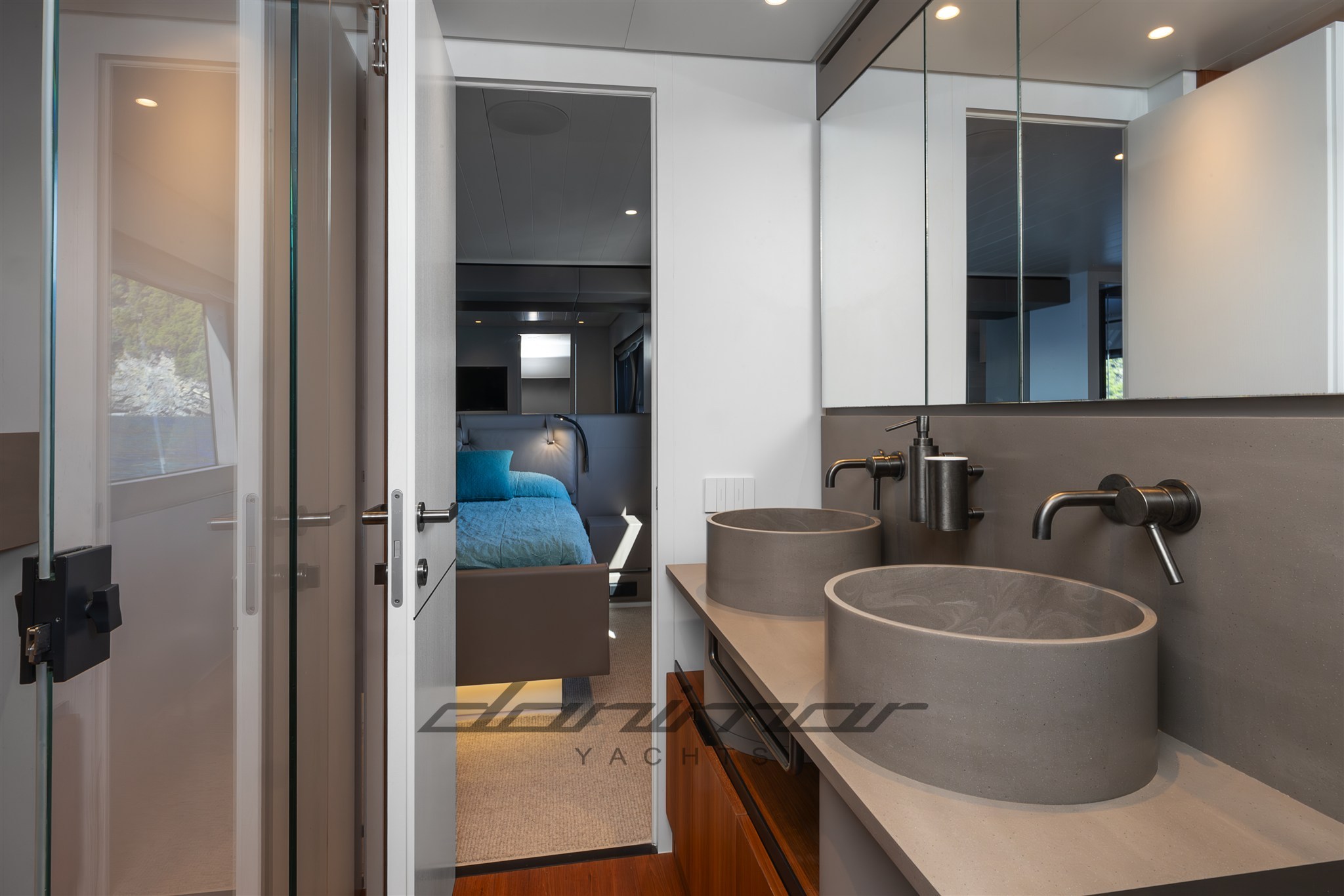 {I} Owner bathroom