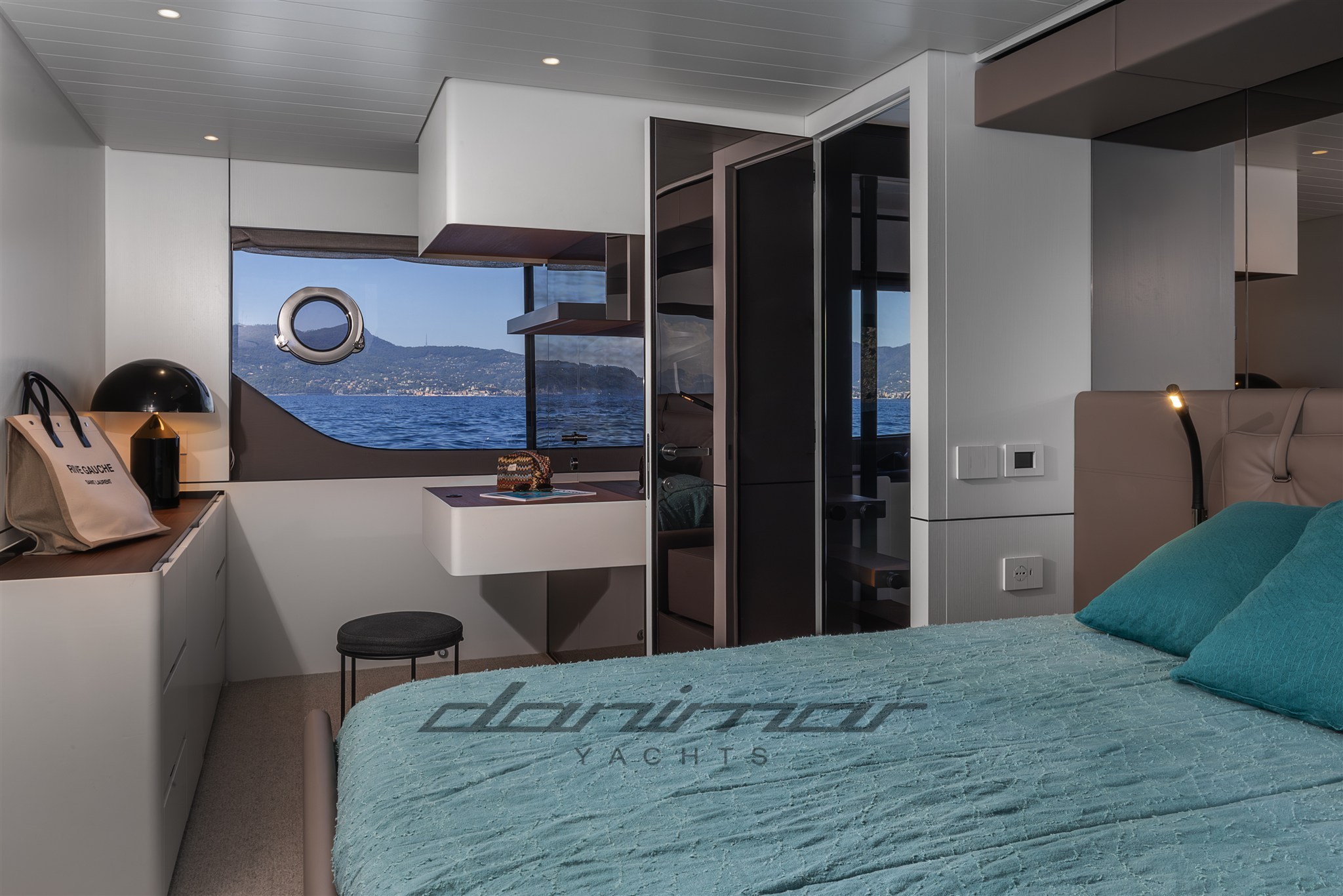 {I} Owner cabin