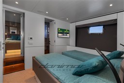 {I} Guest cabin