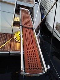 {E} Electric Gangway