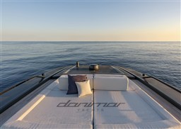 {E} Sun Deck