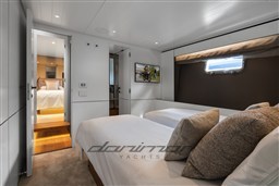 {I} Guest cabin