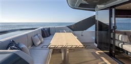 {E} Cockpit
