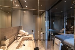 {I} VIP Bathroom