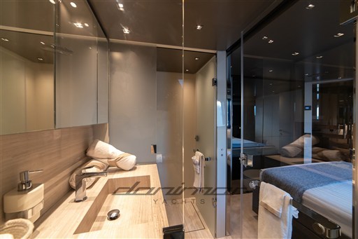 {I} VIP Bathroom