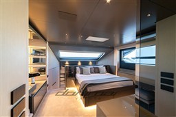 {I} Owner Cabin