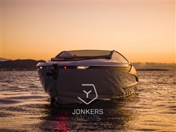 [E] F33_Outboard_Exterior_9331148-min.jpg