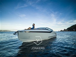 [E] F33_Outboard_Exterior_9331104-min.jpg