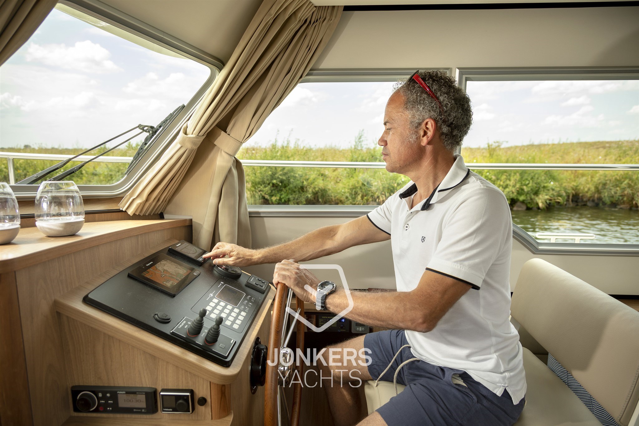 [I] linssen-grand-sturdy-35-0-sedan-300719-403.jpg