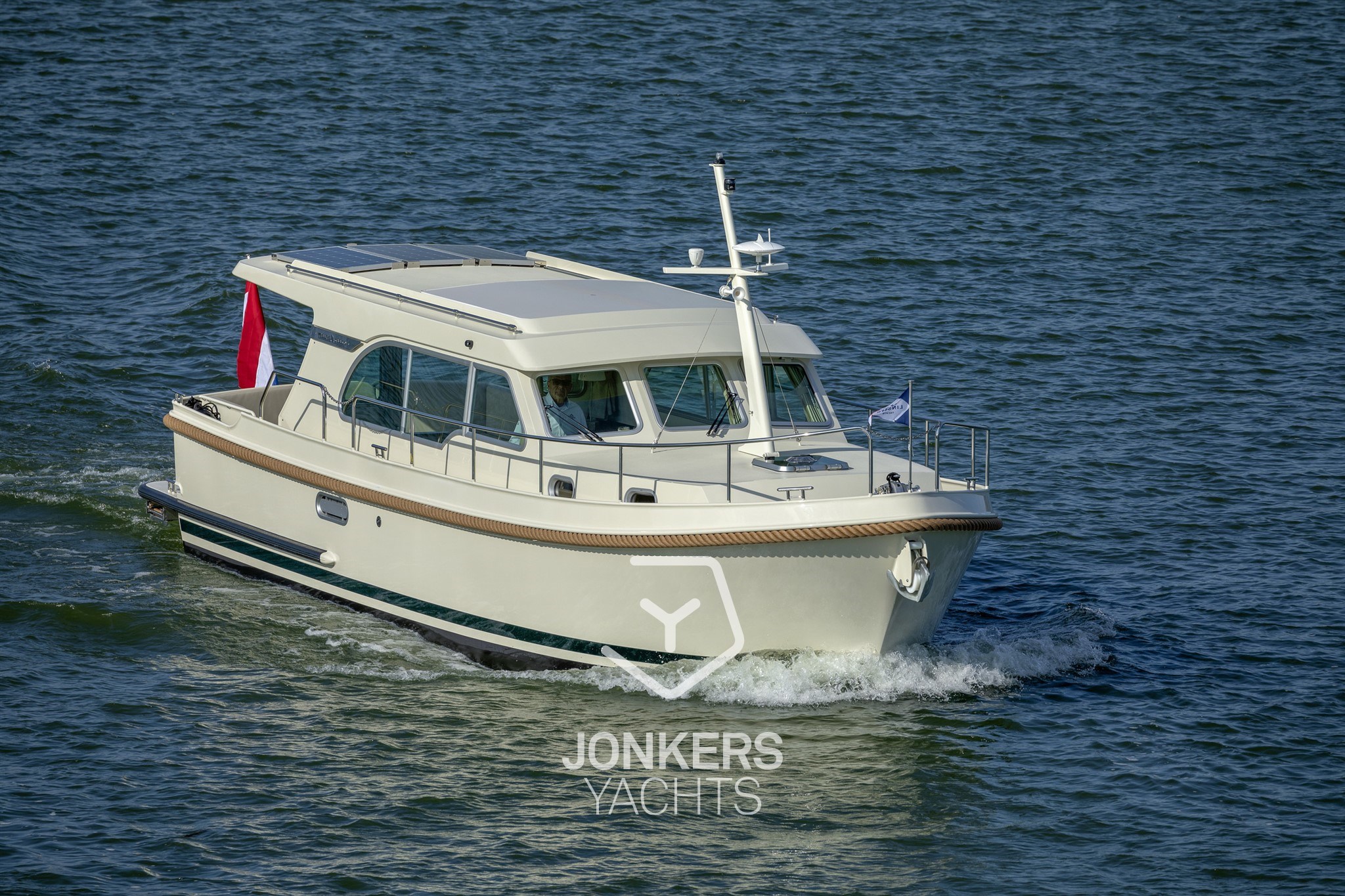 [E] linssen-grand-sturdy-35-0-sedan-_010819-008.jpg