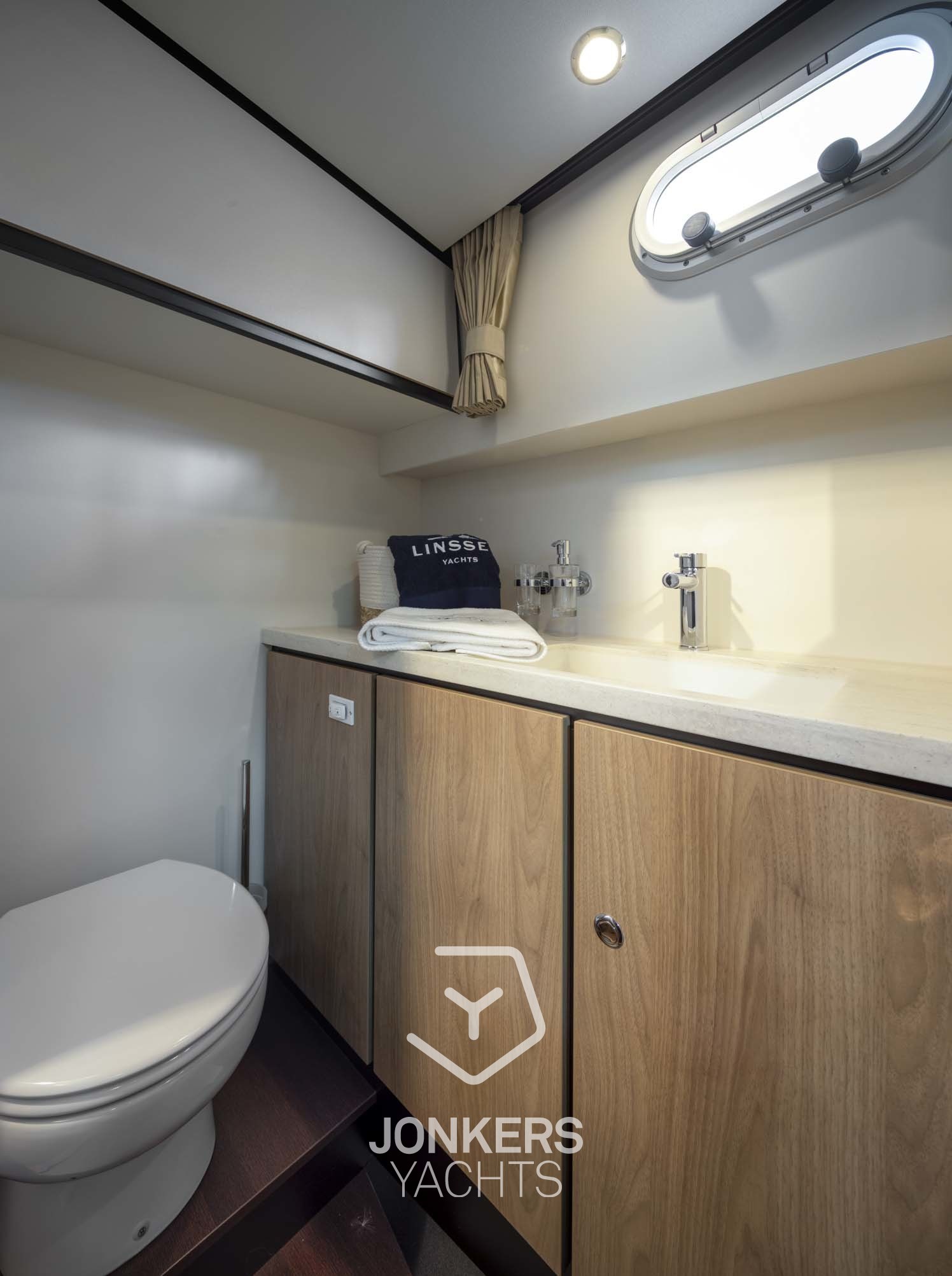 [I] linssen-grand-sturdy-35-0-sedan-int-310719-0150.jpg