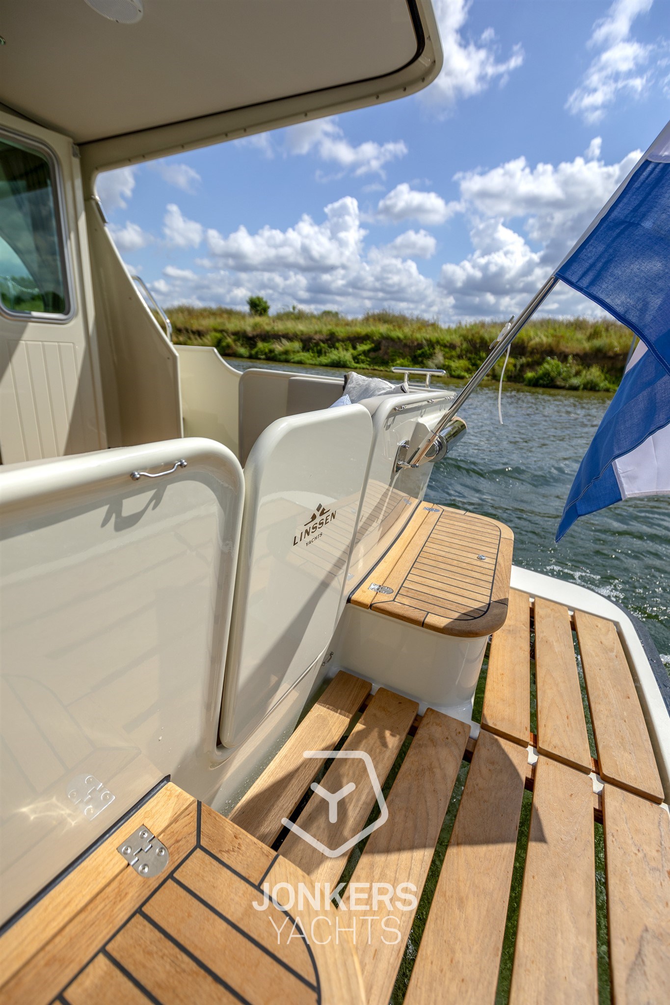 [E] linssen-grand-sturdy-35-0-sedan-_010819-197.jpg