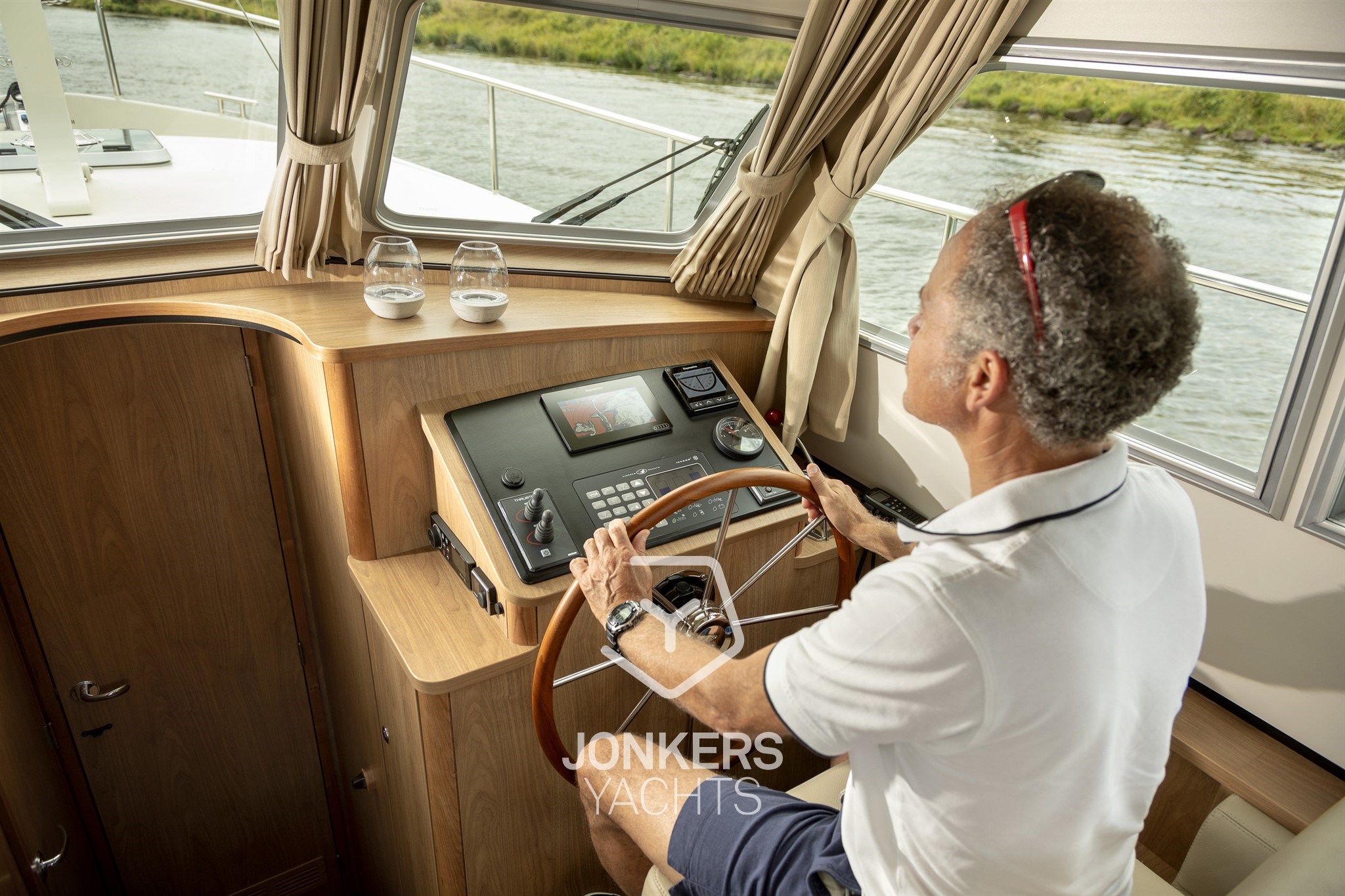 [I] linssen-grand-sturdy-35-0-sedan-300719-407.jpg