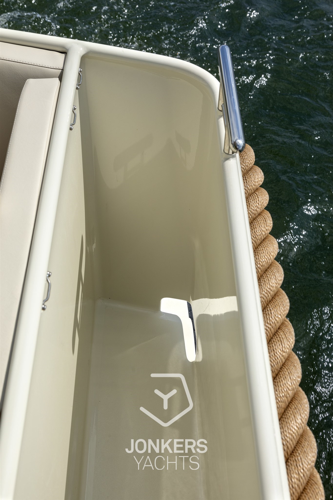 [E] linssen-grand-sturdy-35-0-sedan-_010819-136.jpg