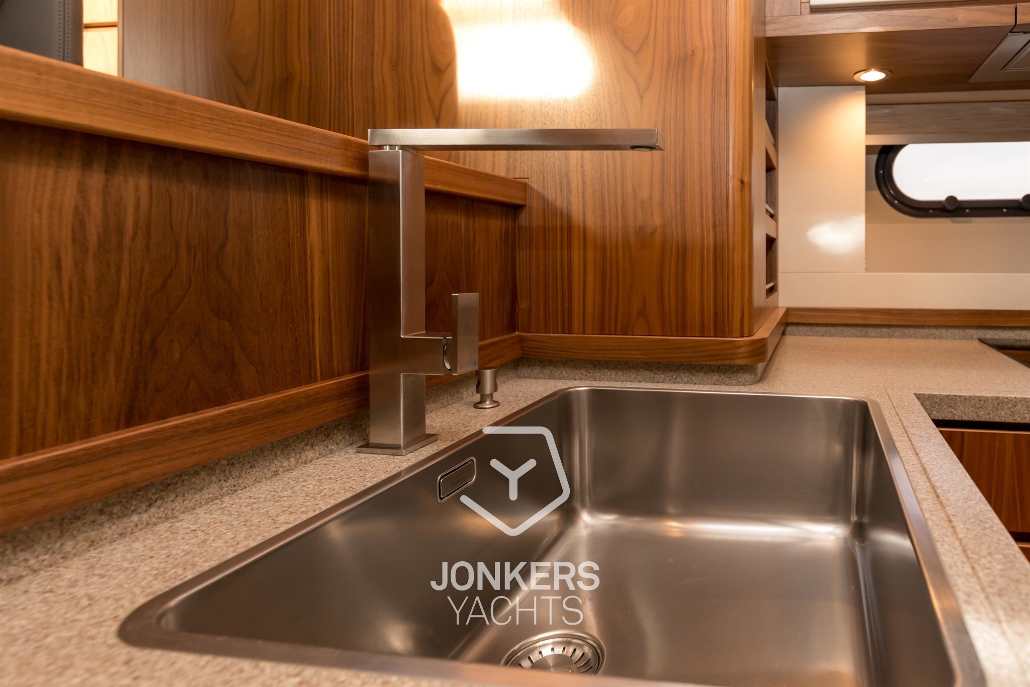 [I] Linssen Grand Sturdy 590 AC Variotop @ Jonkers Yachts