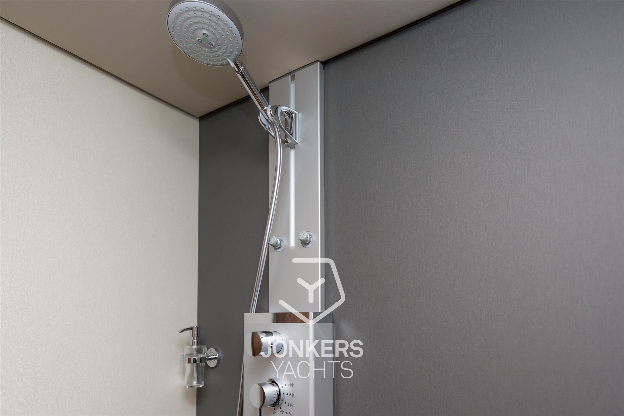 [I] Linssen Grand Sturdy 590 AC Variotop @ Jonkers Yachts