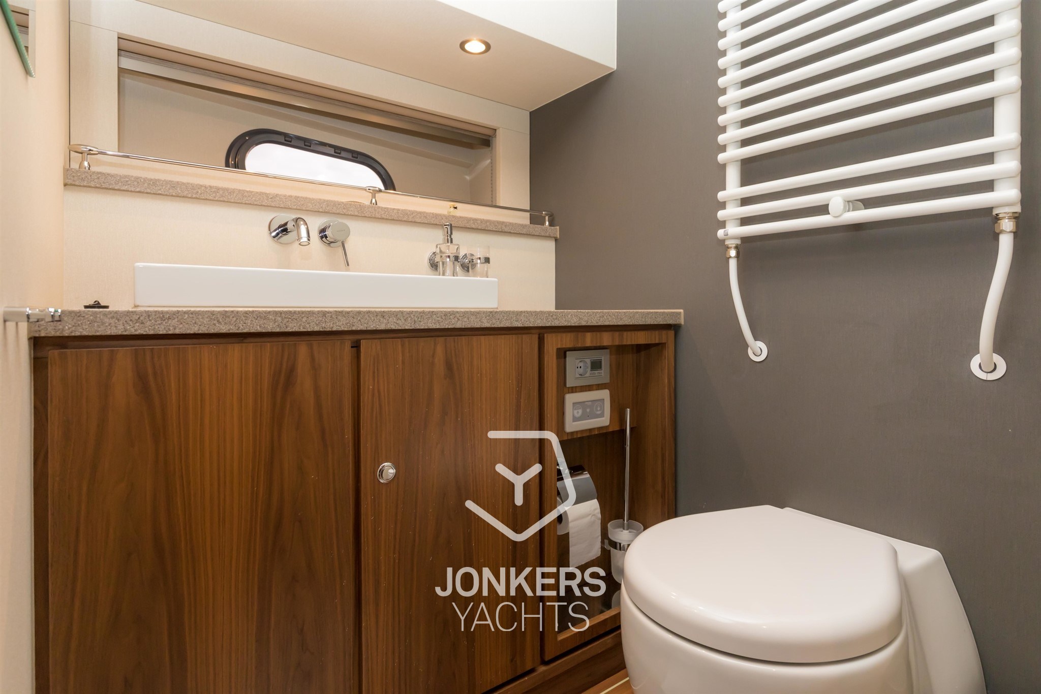 [I] Linssen Grand Sturdy 590 AC Variotop @ Jonkers Yachts