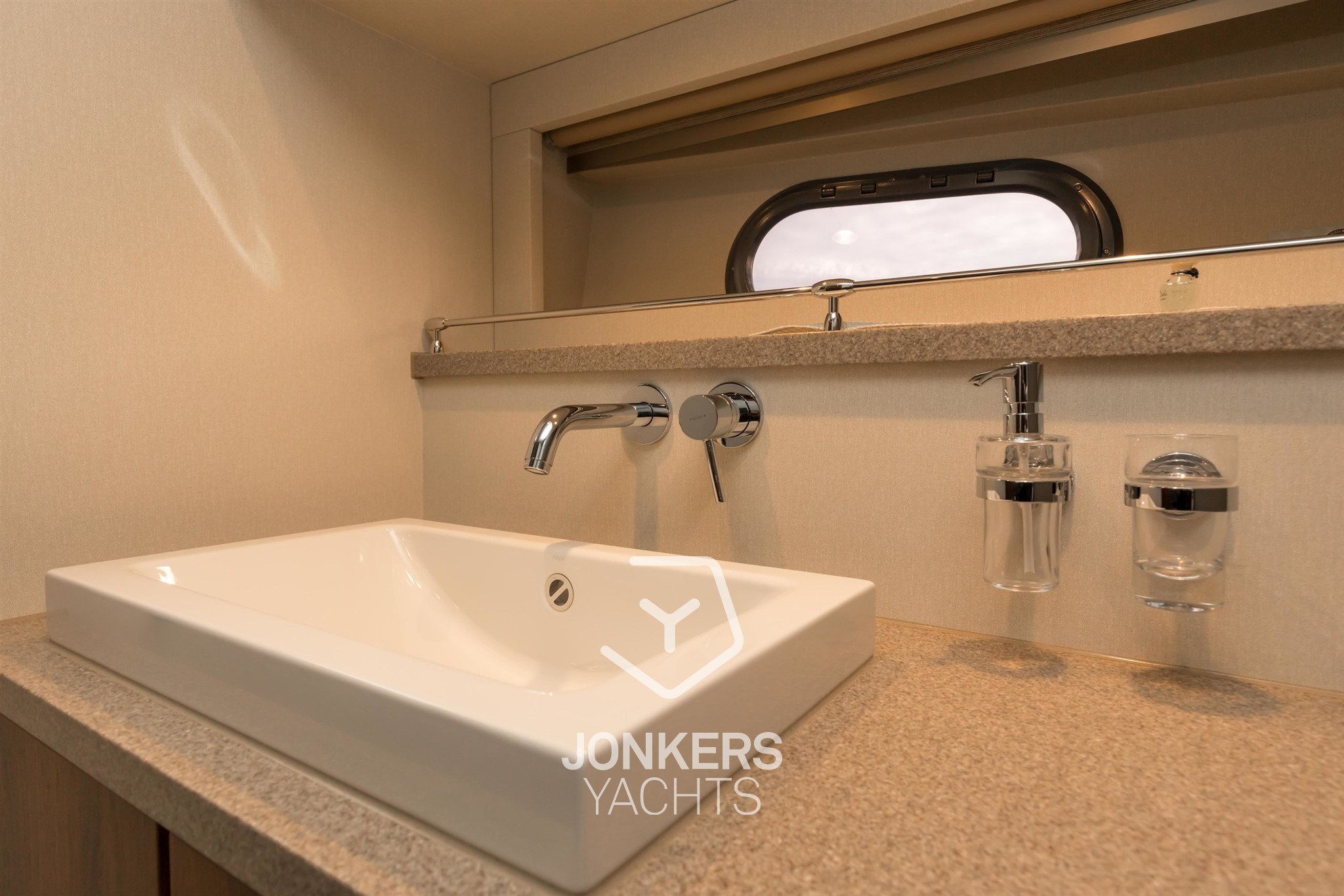 [I] Linssen Grand Sturdy 590 AC Variotop @ Jonkers Yachts